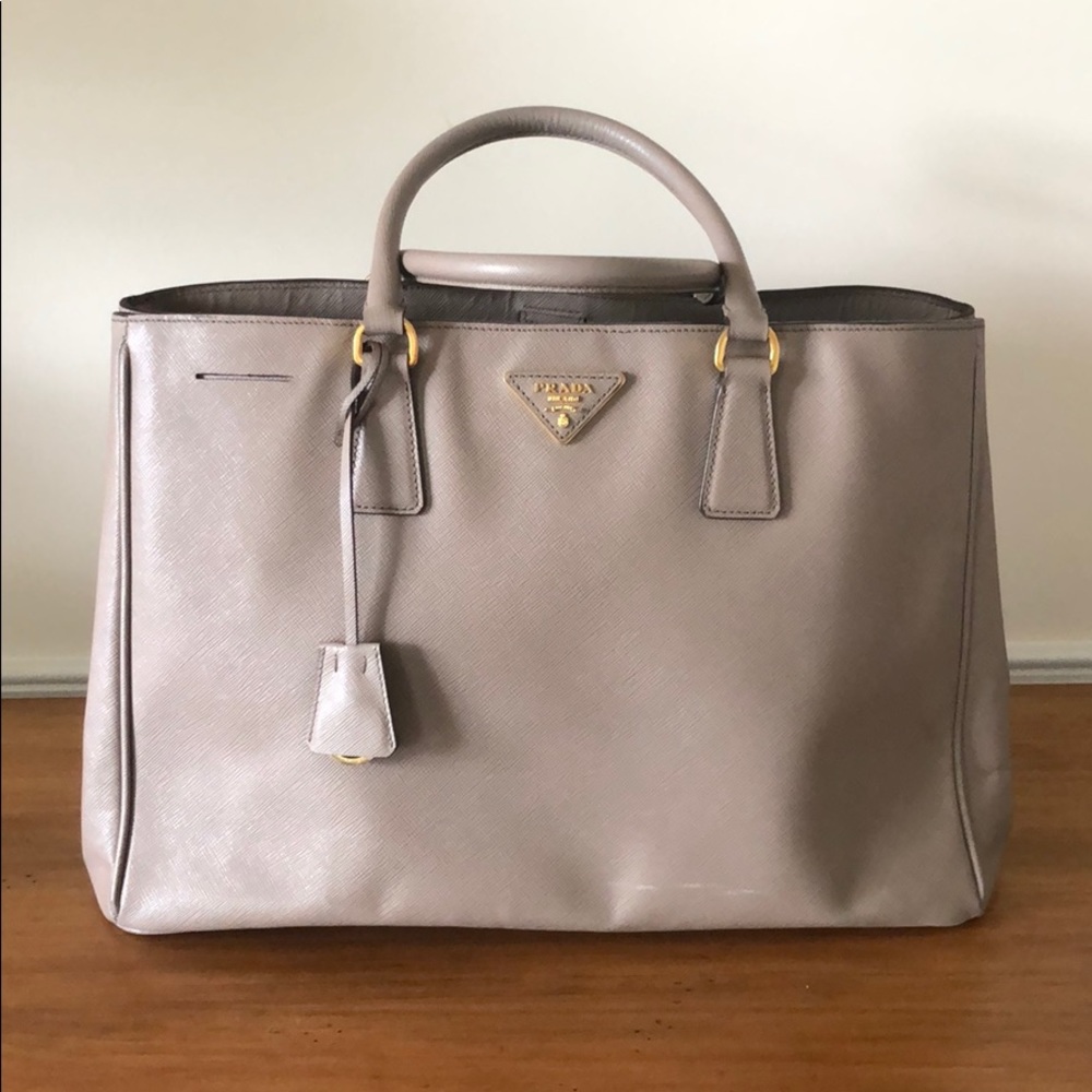 Argilla Saffiano Lux Leather Large Tote Bag